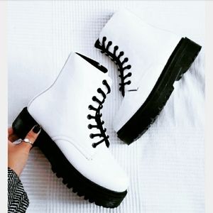 🚨The Seattle// white platform combat boot
